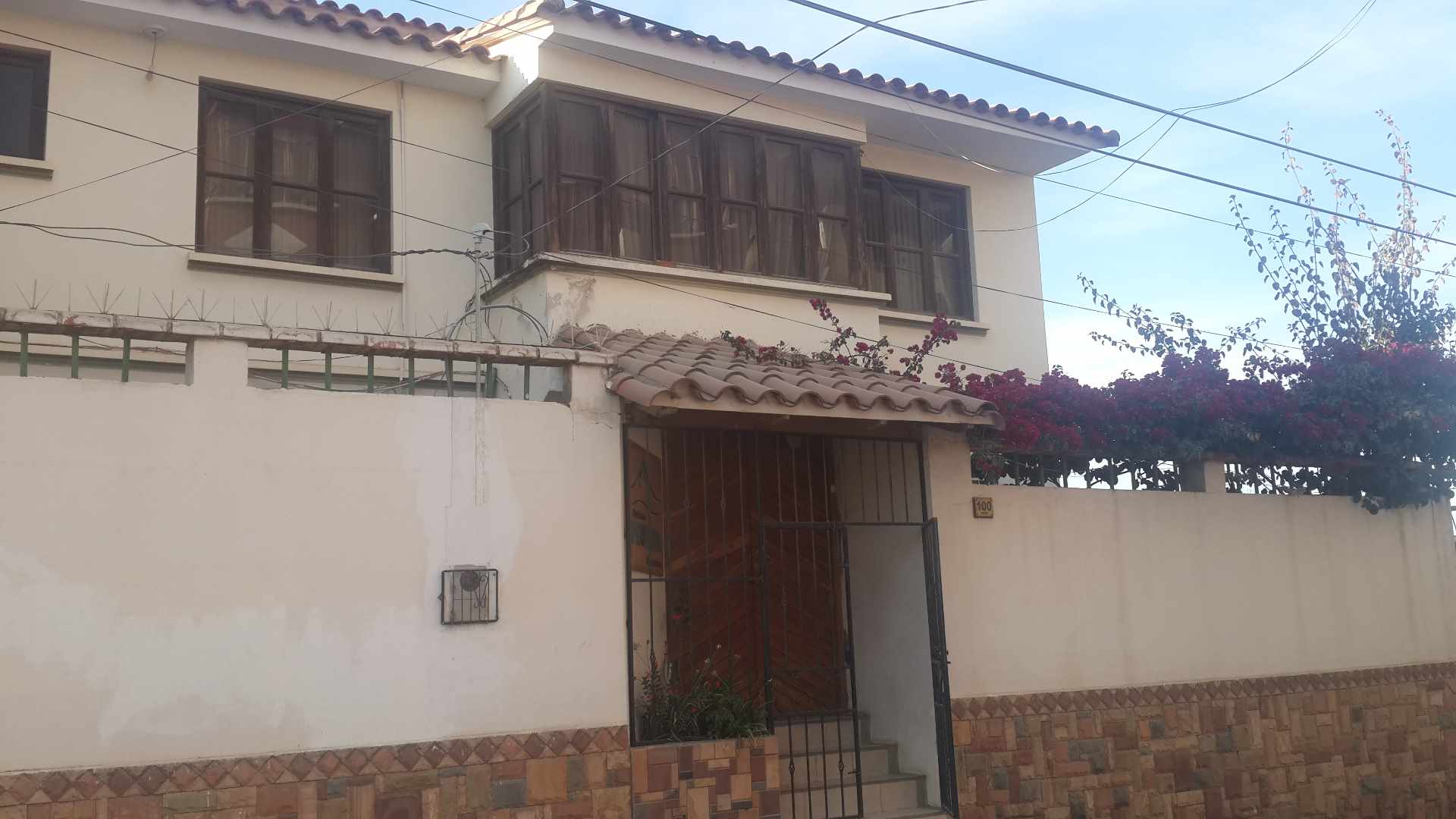 Casa en VentaCalle Perú #100 (zona San Juanillo Alto) 10 dormitorios 2 baños 8 parqueos Foto 1