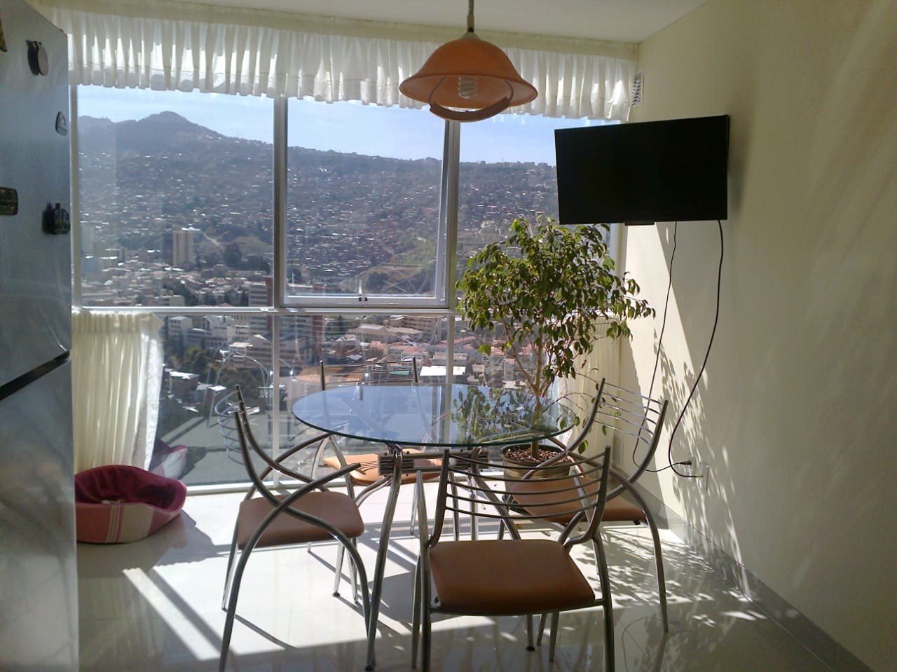 Departamento en San Jorge en La Paz 4 dormitorios 4 baños 2 parqueos Foto 1