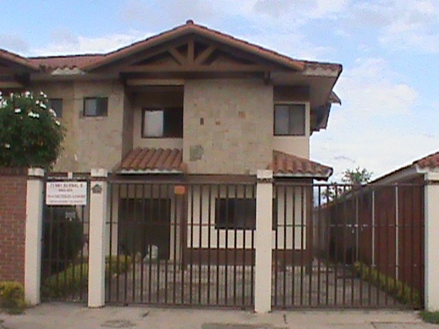 Casa en AlquilerRADIAL136to ANILLO URBANIZACIÓN LAS PALMITAS Foto 1