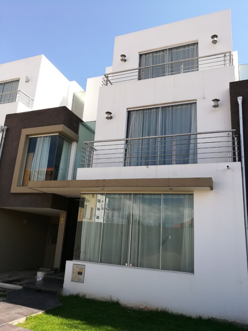 Casa en VentaDueño vende casa en Condominio 