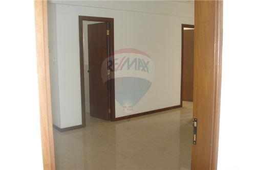 Departamento en Entre 2do y 3er anillo Oeste en Santa Cruz de la Sierra  2 baños  Foto 7