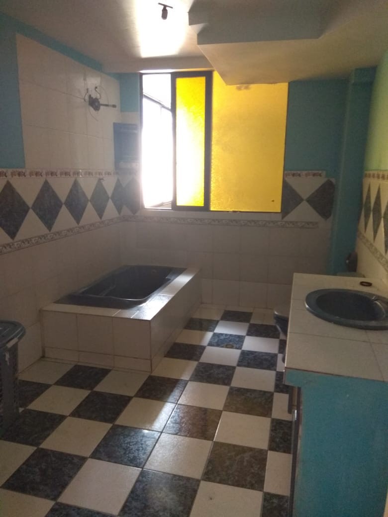 Departamento en AnticréticoMiraflores 6 dormitorios 4 baños 1 parqueos Foto 3