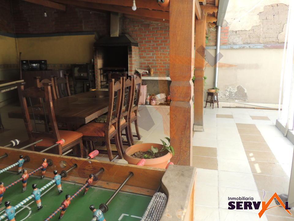 Casa en Sudoeste en Cochabamba 3 dormitorios 4 baños 1 parqueos Foto 5