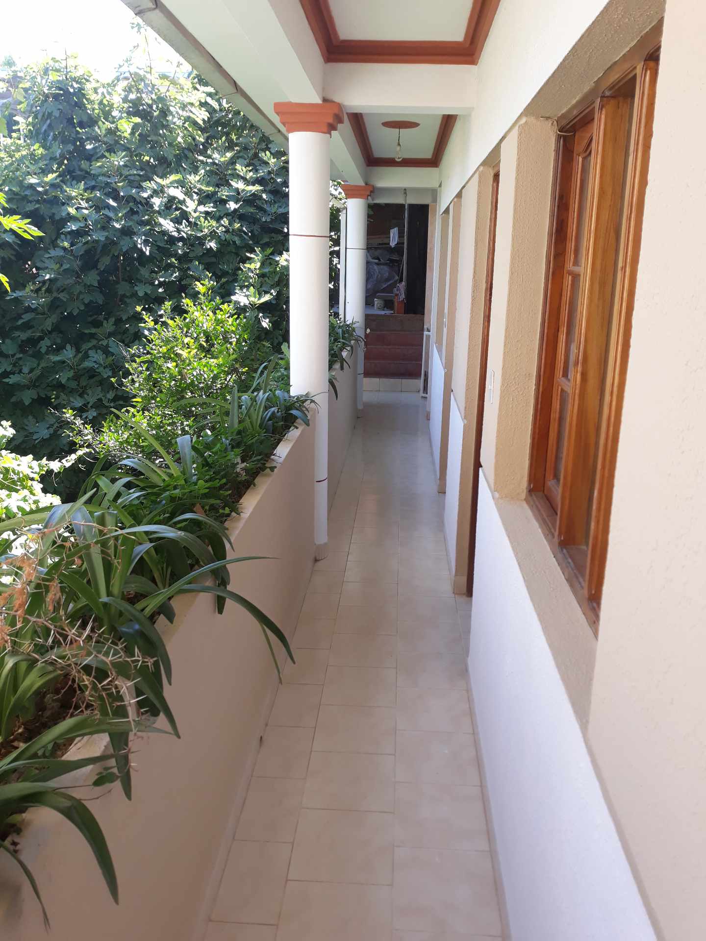 Casa en VentaUbicada en el Barrio Moto Méndez de la ciudad de Tarija. Bloque KP. 9 dormitorios 5 baños 2 parqueos Foto 14