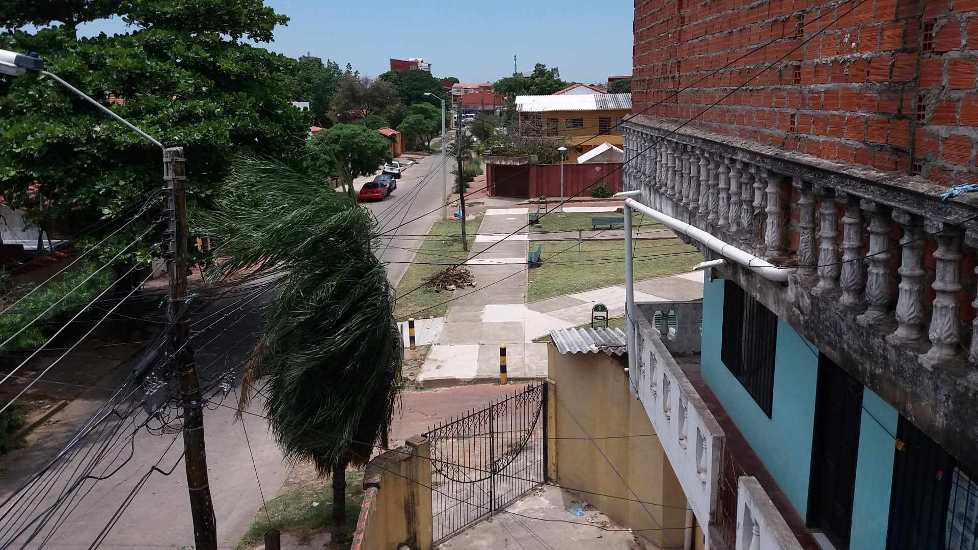 Departamento en AnticréticoAv. Paragua, Calle Los Tucanes # 2460 1 dormitorios 1 baños  Foto 2