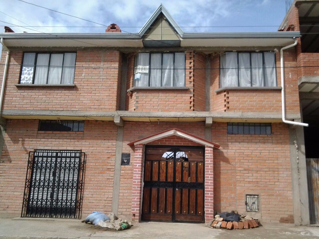 Casa en Ciudad Satélite en El Alto 6 dormitorios 3 baños 1 parqueos Foto 2