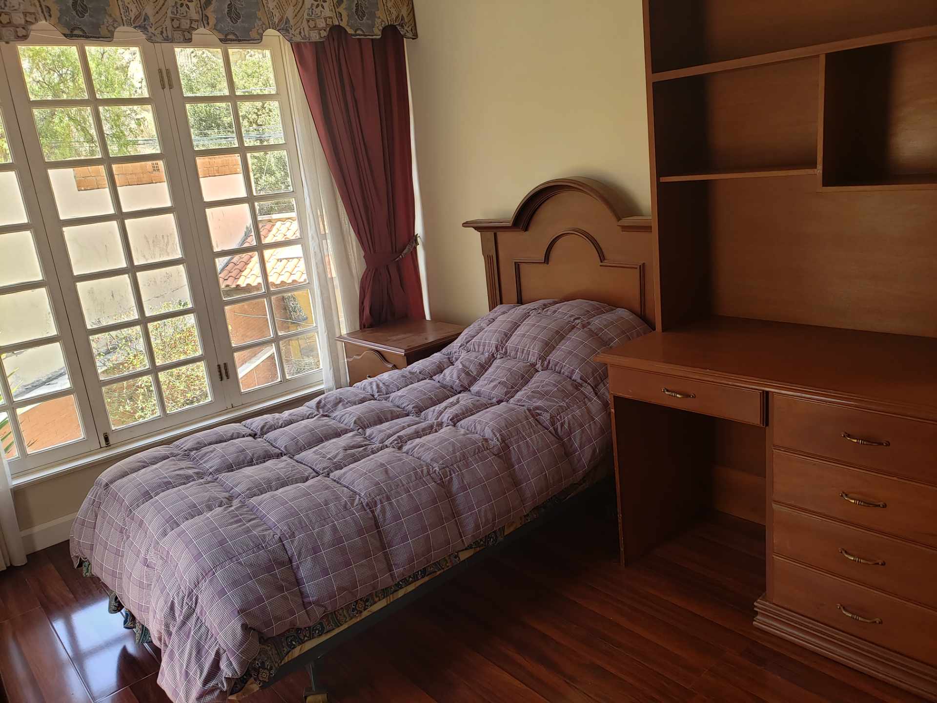 Casa en Achumani en La Paz 3 dormitorios 3 baños 2 parqueos Foto 2
