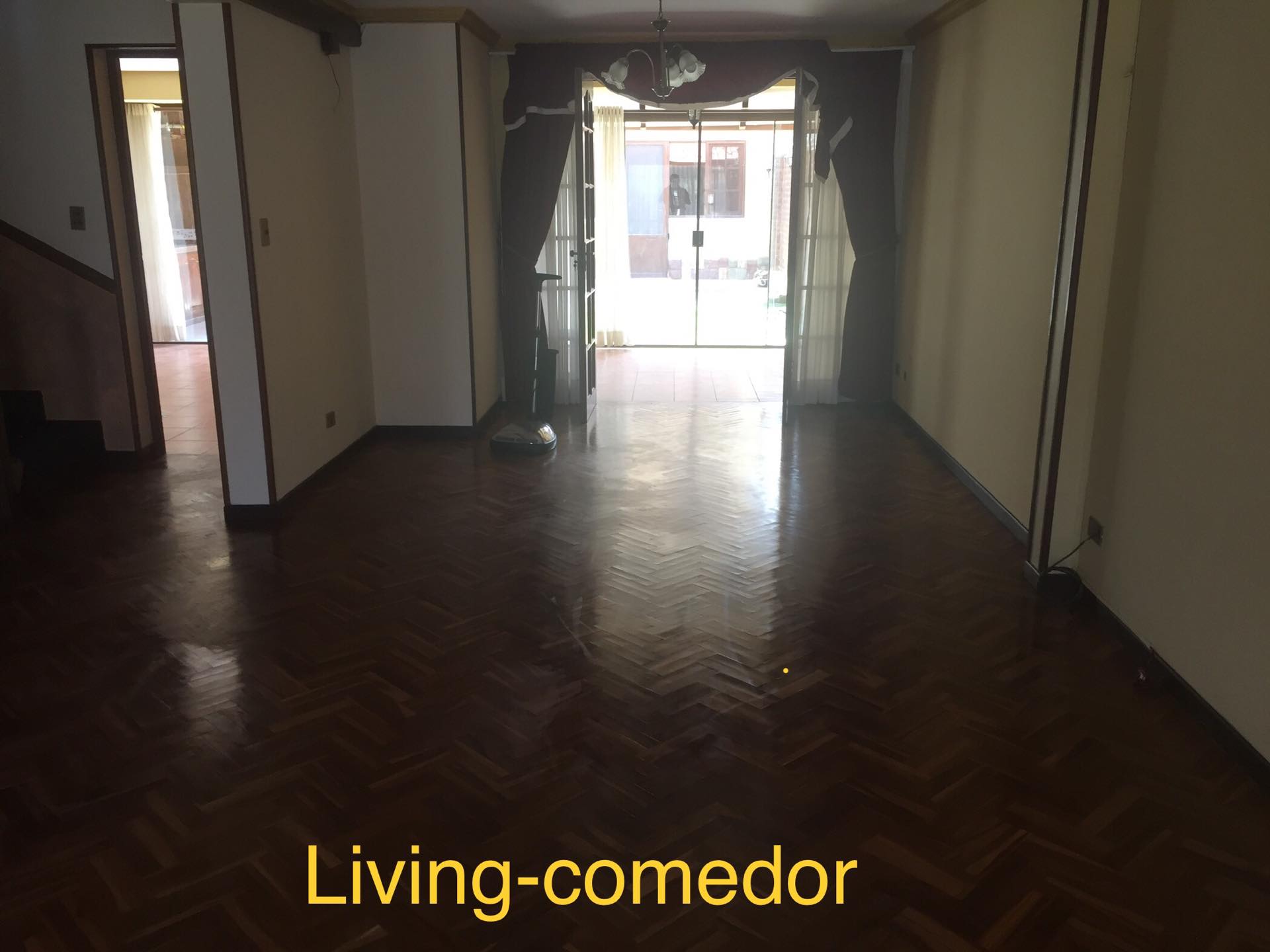 Casa en Sarco en Cochabamba 4 dormitorios 5 baños 2 parqueos Foto 1