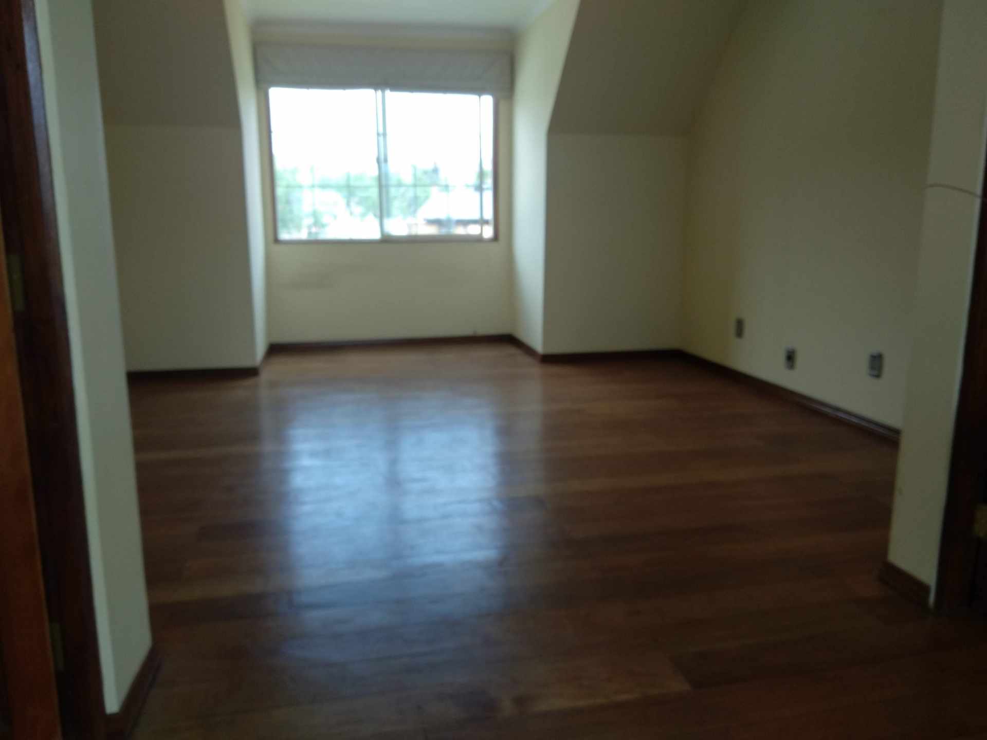 Casa en Mecapaca en La Paz 4 dormitorios 3 baños 6 parqueos Foto 15