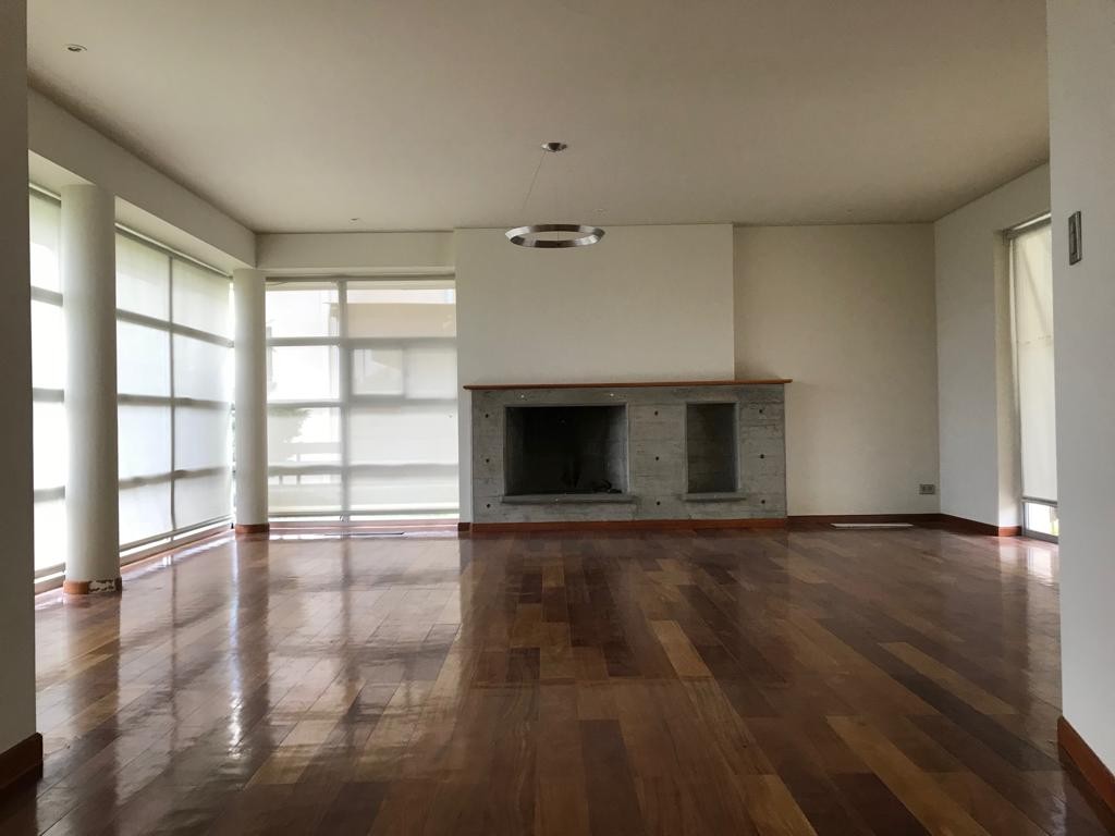 Casa en VentaUrbanizacion el bosque 1 sud. 5 dormitorios 6 baños 4 parqueos Foto 3