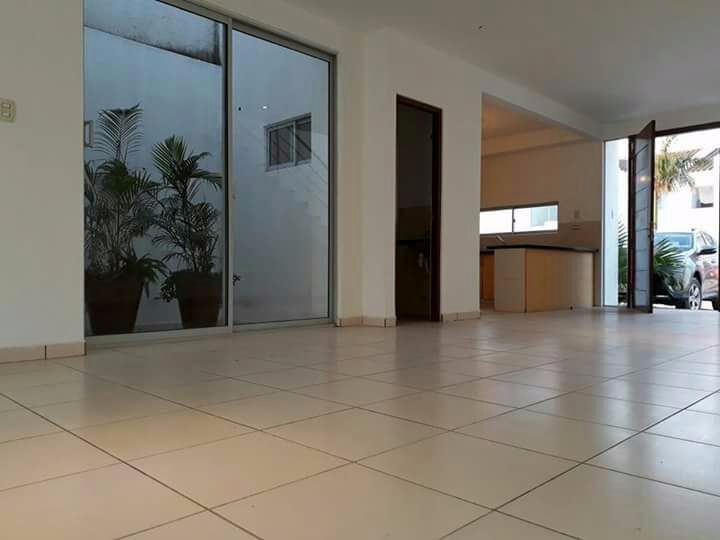 Casa en Entre 6to y 7mo anillo Norte en Santa Cruz de la Sierra 3 dormitorios 4 baños 2 parqueos Foto 7