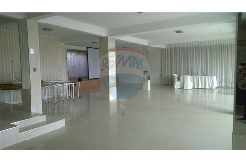 Local comercial en AlquilerAv. Circunvalación casi Av. Melchor Urquidi Foto 11