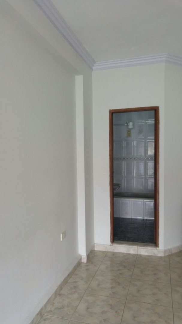 Oficina Calle Buenos Aires entre 1ro y 2do anillo Foto 5