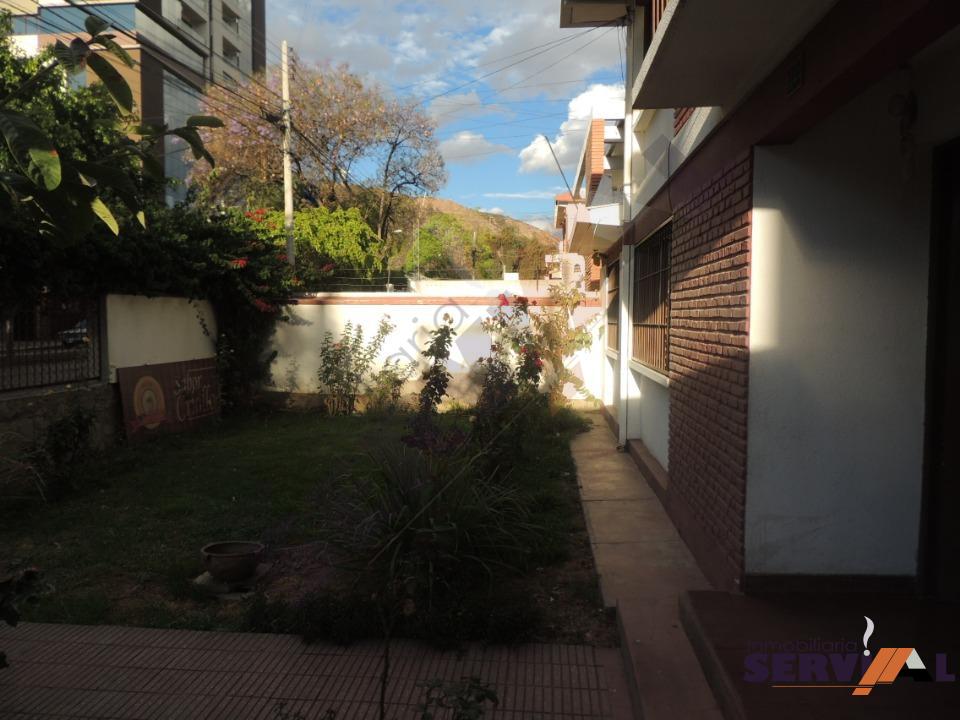 Casa en Muyurina en Cochabamba 8 dormitorios 4 baños 4 parqueos Foto 1