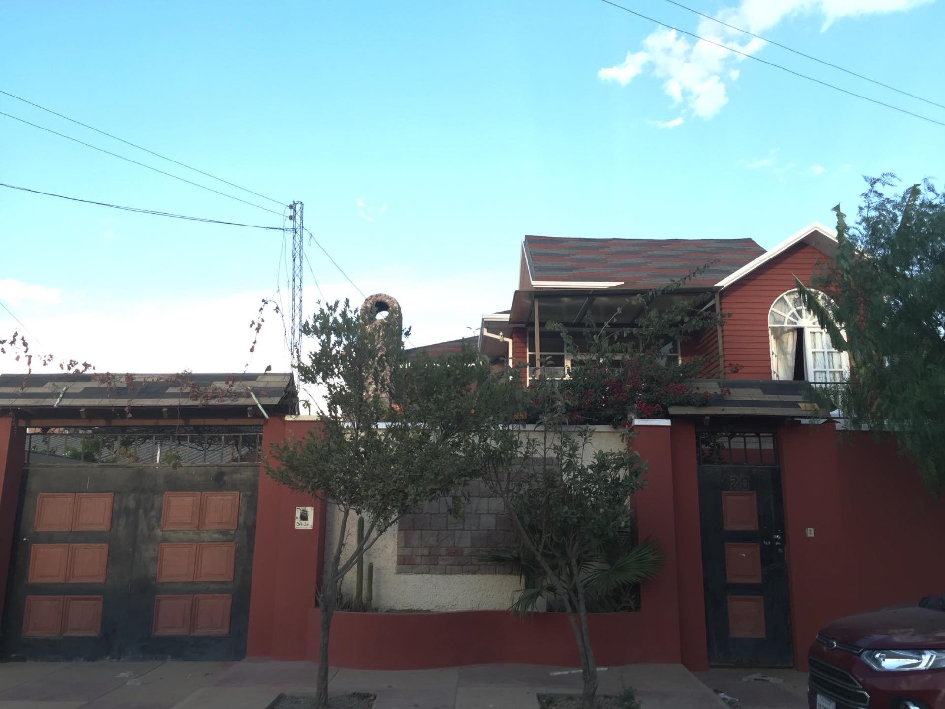 Casa Colcapirhua a dos cuadras de Av. Víctor Ustariz, altura Aduana Foto 1