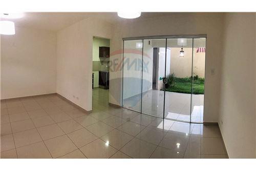 En Alquiler a $us 550 Foto 3