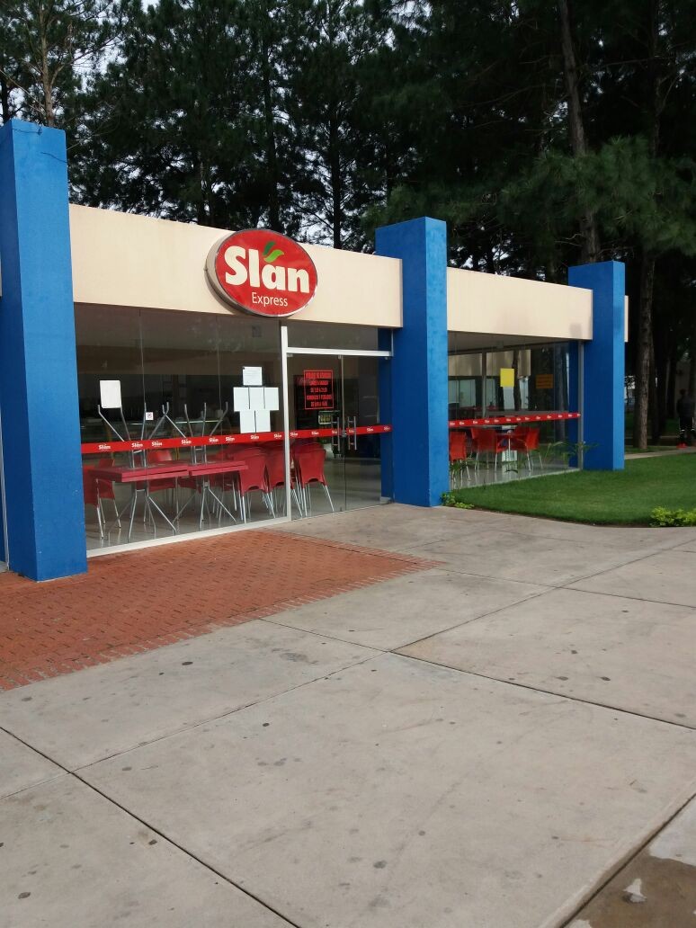 Casa en AlquilerINMOBILIARIA ofrece; En alquiler casa en condominio, zona norte av. Banzer  km 10  Foto 6