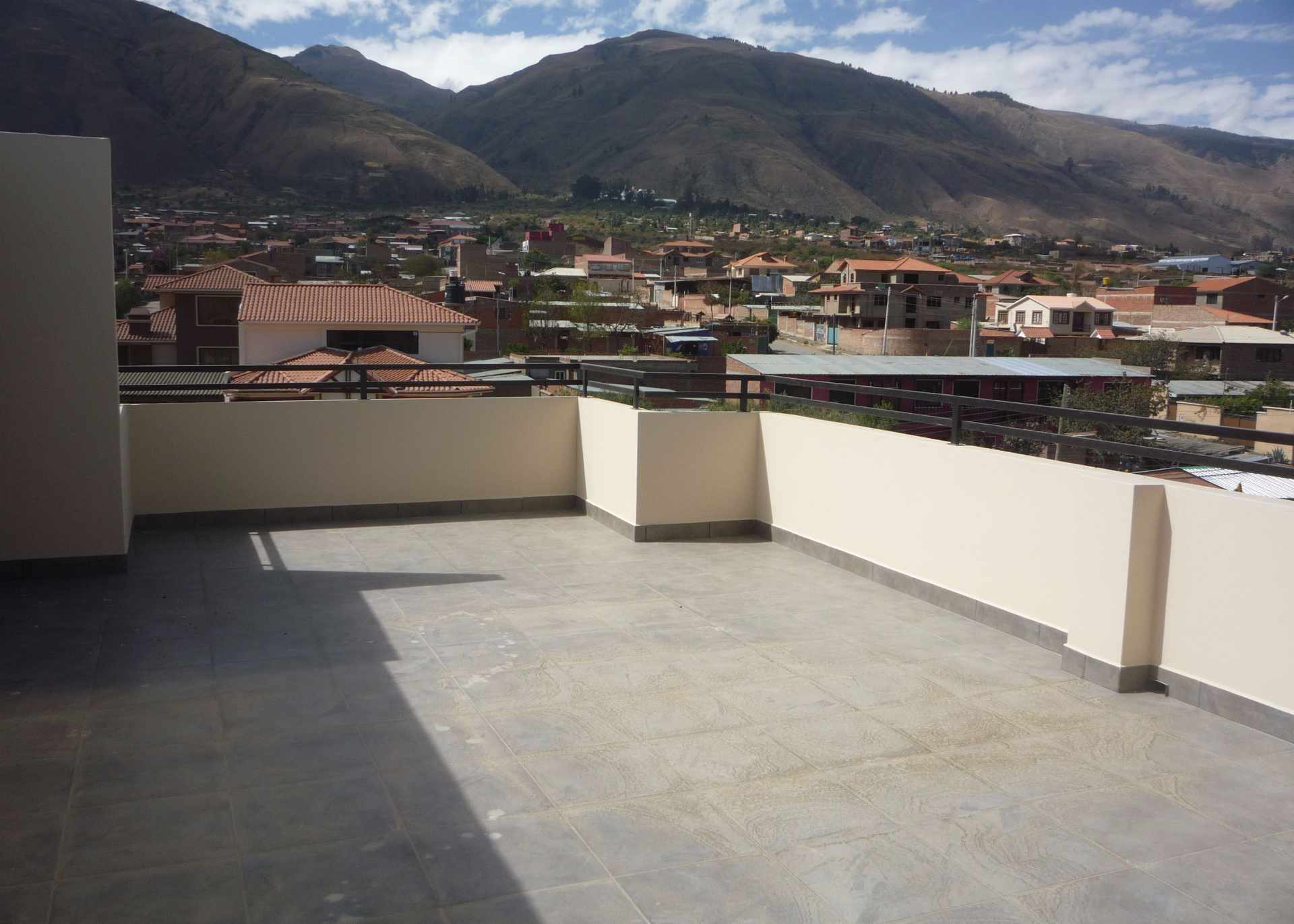 Casa en Tiquipaya en Cochabamba 3 dormitorios 4 baños 1 parqueos Foto 11