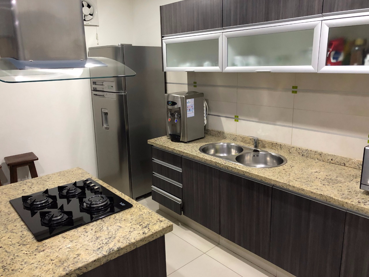 Departamento en Entre 3er y 4to anillo Oeste en Santa Cruz de la Sierra 3 dormitorios 2 baños 1 parqueos Foto 3