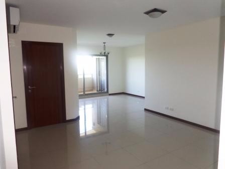 Departamento Condominio MIRAGE, Barrio Sirari, 4to anillo entre Av. San Martin y Radial 23 Foto 2