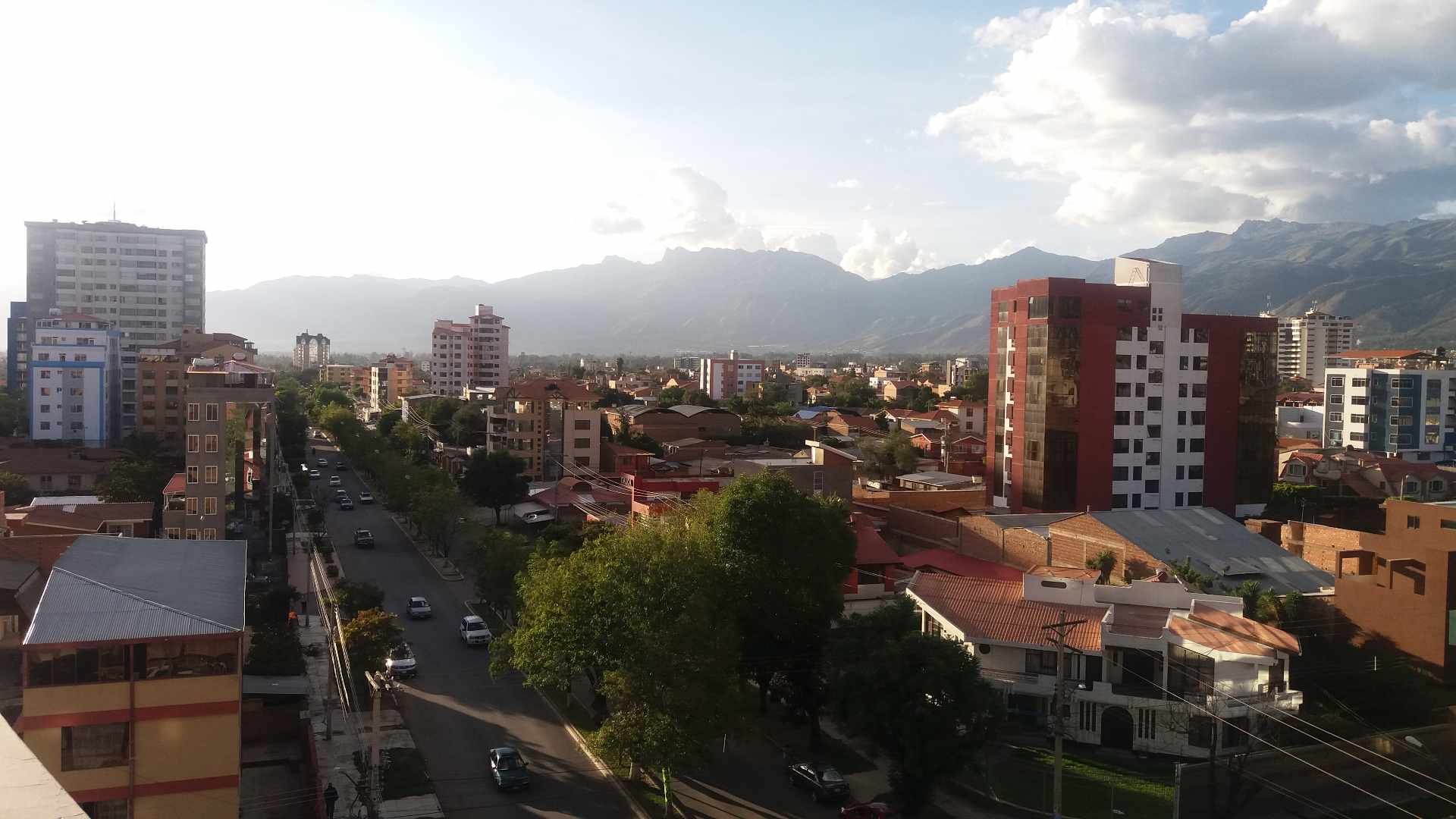 Departamento en Noroeste en Cochabamba 4 dormitorios 4 baños 1 parqueos Foto 1