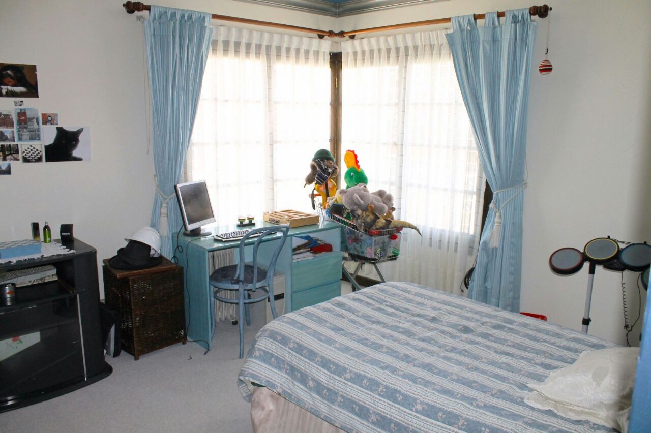 Casa Calle 8 de Achumani Nr 120 al lado del restaurante Urus sobre la calle de la panadería Chez Tim, al lado del río frente al reten policial Foto 5