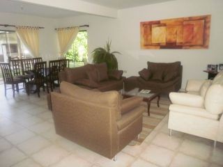 Casa en Urubó en Santa Cruz de la Sierra 5 dormitorios 4 baños 4 parqueos Foto 10