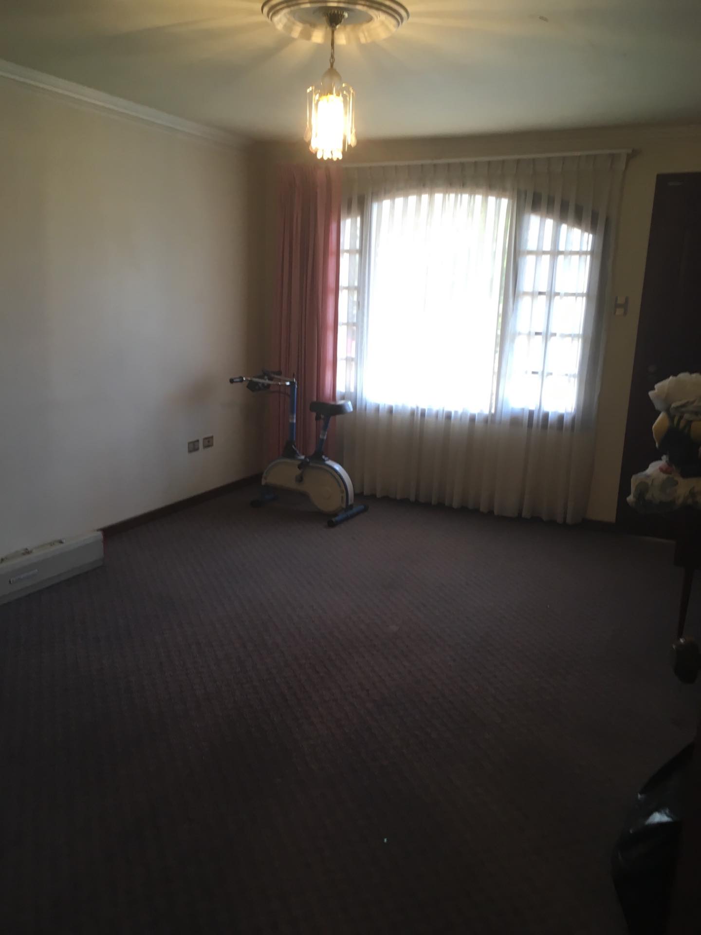 Casa en VentaAv. Villarroel y aniceto padilla 6 dormitorios 5 baños 3 parqueos Foto 13