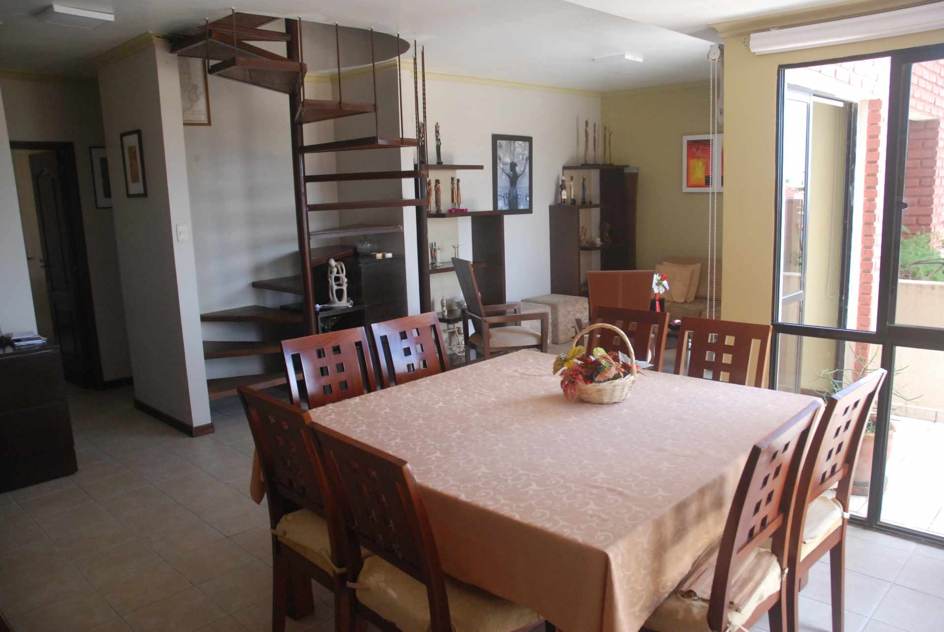 Departamento en VentaCalle Libertad cerca calle Andres Ibañez 3 dormitorios 5 baños 1 parqueos Foto 4