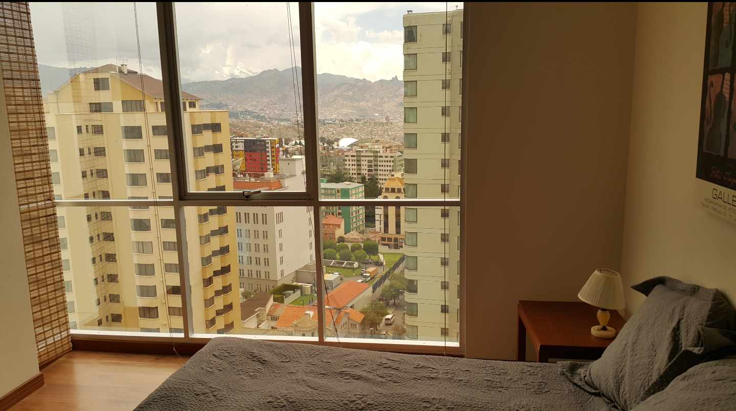 Departamento en San Jorge en La Paz 3 dormitorios 5 baños 1 parqueos Foto 2