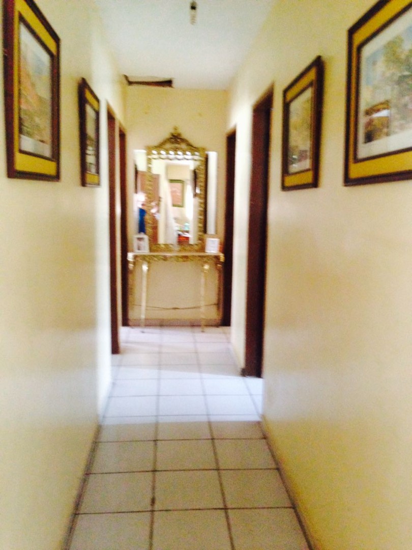 Casa en Plan 3000 en Santa Cruz de la Sierra 3 dormitorios 1 baños 2 parqueos Foto 3