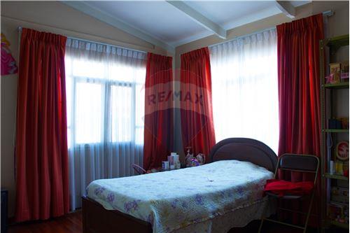 Casa en Muyurina en Cochabamba 5 dormitorios 2 baños 1 parqueos Foto 16