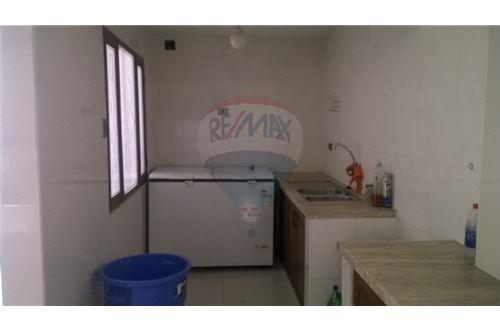 Local comercial en AlquilerAv. Circunvalación casi Av. Melchor Urquidi Foto 3