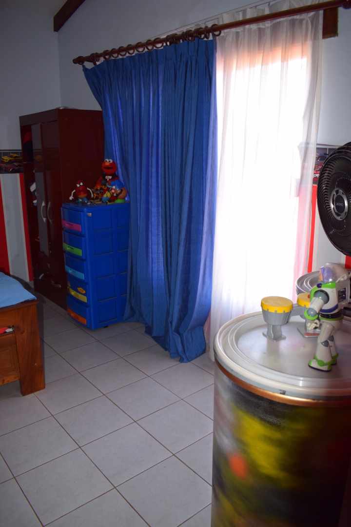 Casa en VentaZona Sur - 7mo y 8vo Anillo - Barrio Toborochi 4 dormitorios 3 baños 5 parqueos Foto 6