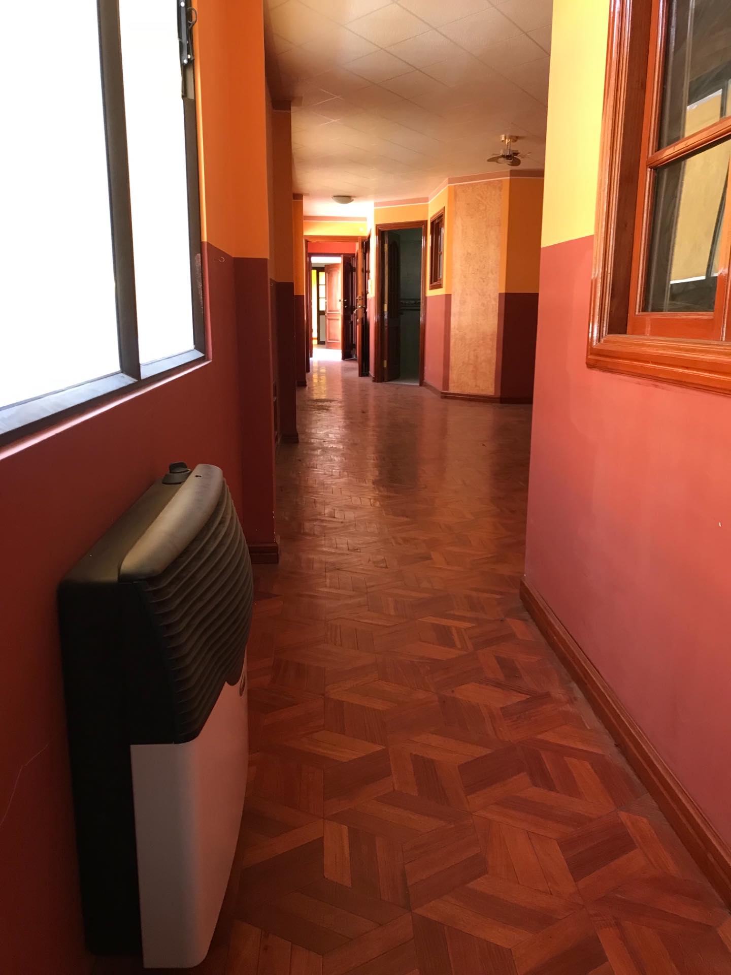 Casa en Miraflores en La Paz 8 dormitorios 4 baños 4 parqueos Foto 4