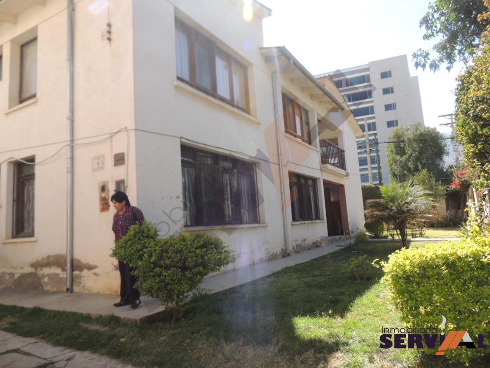 Casa en Aranjuez en Cochabamba 3 dormitorios 2 baños 4 parqueos Foto 2