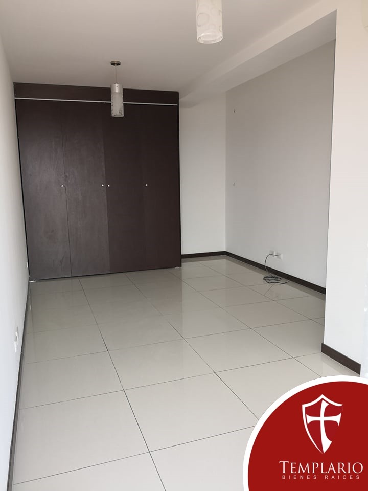 Departamento en AlquilerAv. Paragua 2do y 3er Anillo - Condominio Curupau Paragua Foto 2