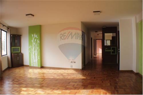 Departamento en Sarco en Cochabamba 3 dormitorios 2 baños 1 parqueos Foto 19