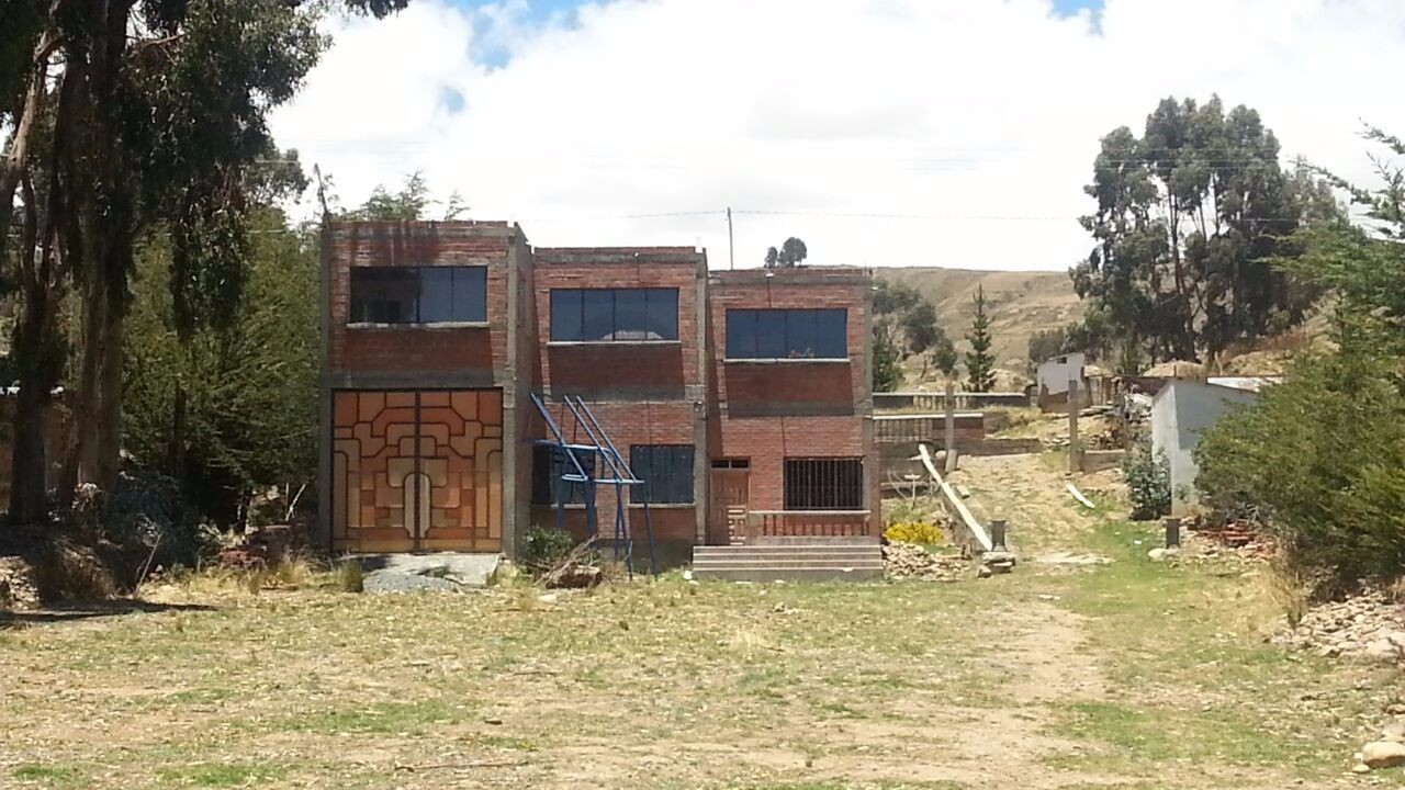 Casa en Los Andes en El Alto 3 dormitorios 2 baños 6 parqueos Foto 1