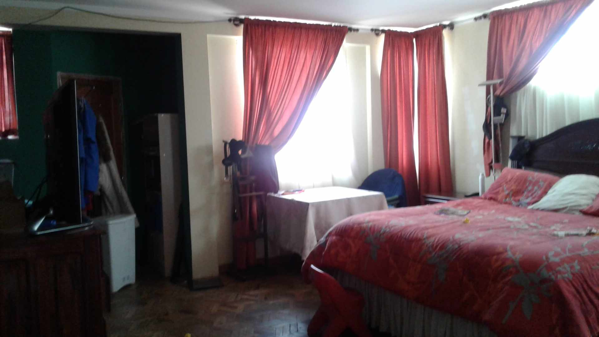 Casa en Alto Irpavi en La Paz 4 dormitorios 4 baños 3 parqueos Foto 3
