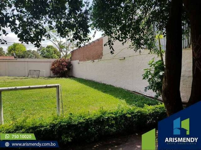 Casa en Entre 5to y 6to anillo Norte en Santa Cruz de la Sierra 4 dormitorios 6 baños 4 parqueos Foto 8