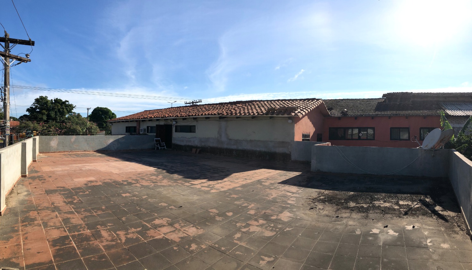 Casa en VentaVivienda con locales comerciales    Foto 1