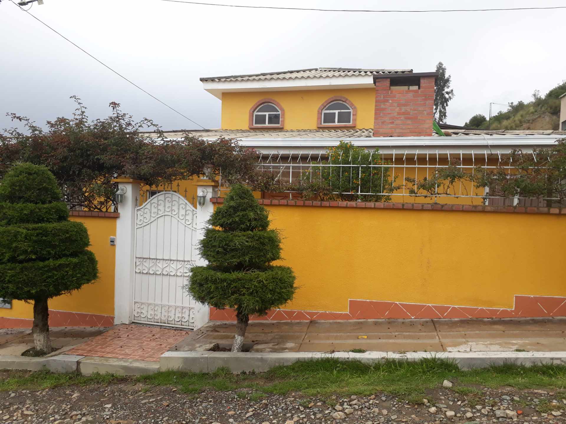 Casa en Achumani en La Paz 4 dormitorios 2 baños 2 parqueos Foto 17