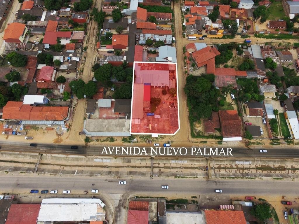 Casa en VentaAV NUEVO PALMAR entre 6to y 7mo anillo  9 dormitorios 6 baños 10 parqueos Foto 2
