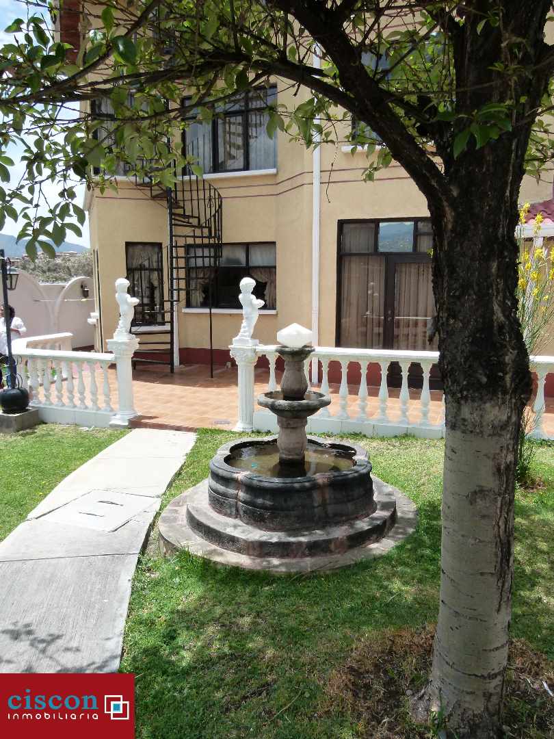 Casa en Mallasilla en La Paz 4 dormitorios 5 baños 5 parqueos Foto 4