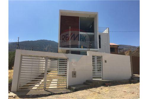 Casa en Queru Queru en Cochabamba 11 dormitorios 4 baños 1 parqueos Foto 1