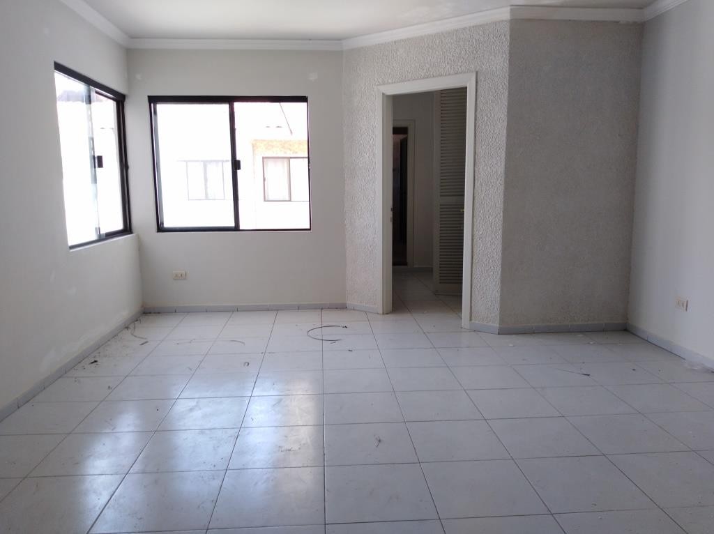 Casa en AlquilerBARRIO LAS PALMERAS - AVENIDA SAN AURELIO 3er y 4º anillo Foto 6