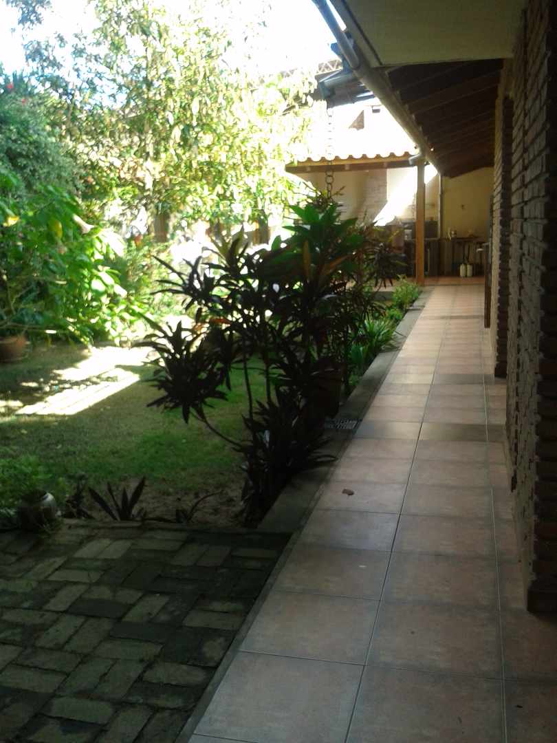 Casa en Entre 4to y 5to anillo Oeste en Santa Cruz de la Sierra 4 dormitorios 2 baños 2 parqueos Foto 4