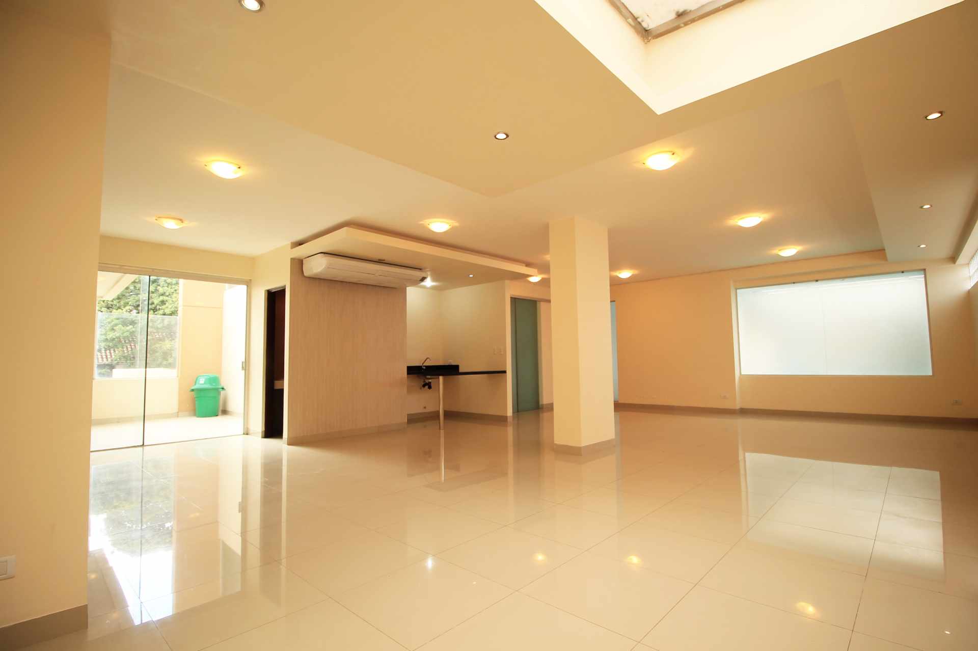 Departamento en AlquilerEdificio Elvira de Mendoza, Calle Elvira de Mendoza casi Av Las Americas 2 dormitorios 2 baños  Foto 9