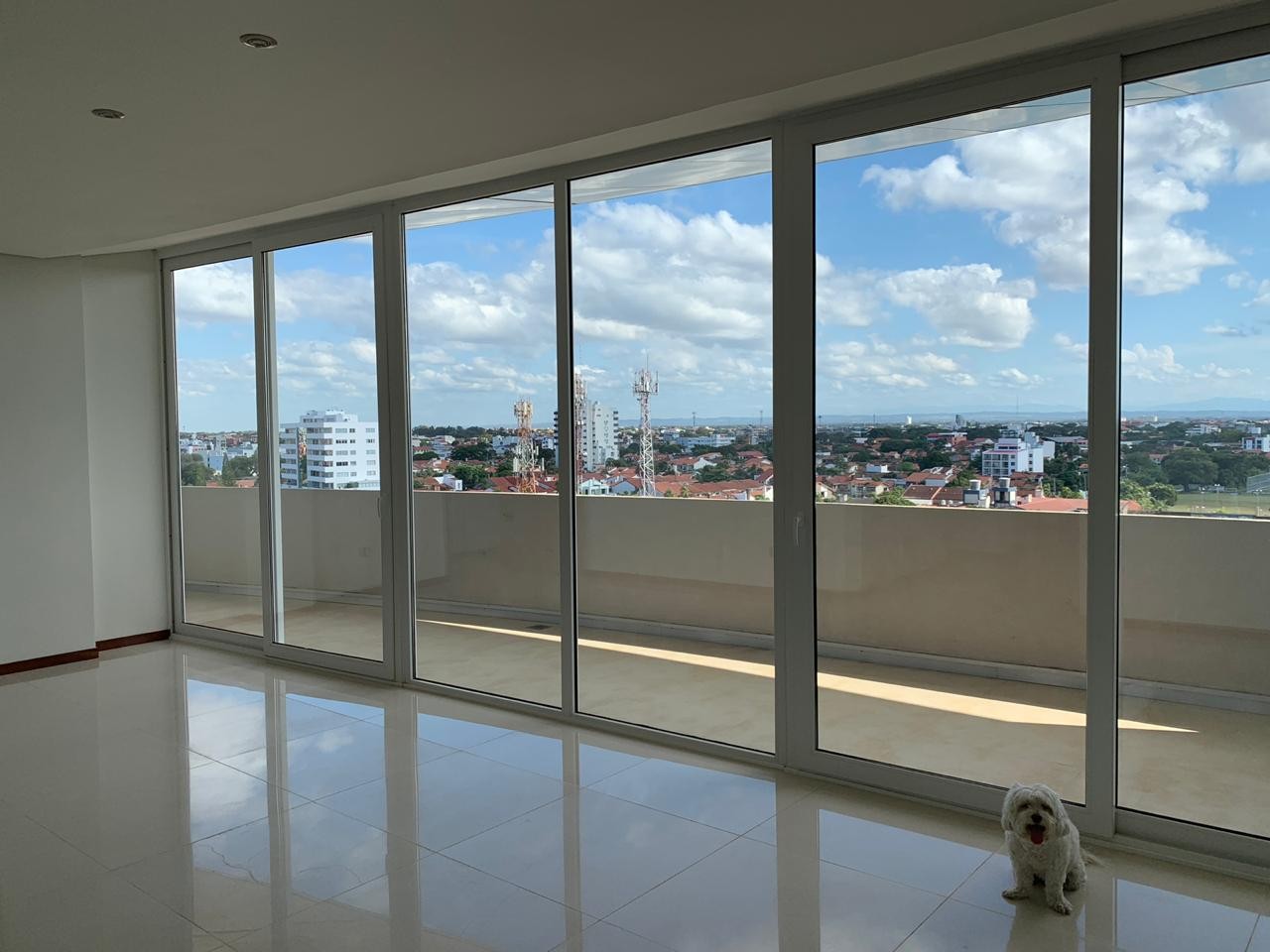 Departamento URBARI, Av Barrientos esq Av Apiaguaqui Foto 11